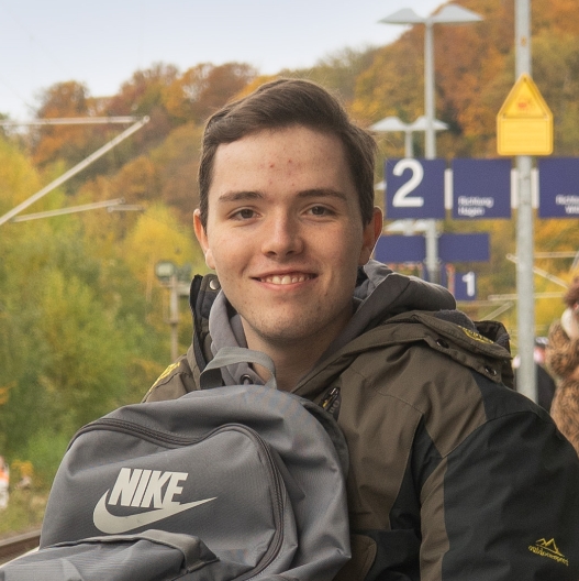 Timon, 18, Auszubildender im BBW Volmarstein